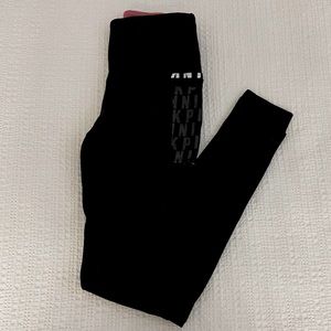 Black Victoria’s Secret workout leggings